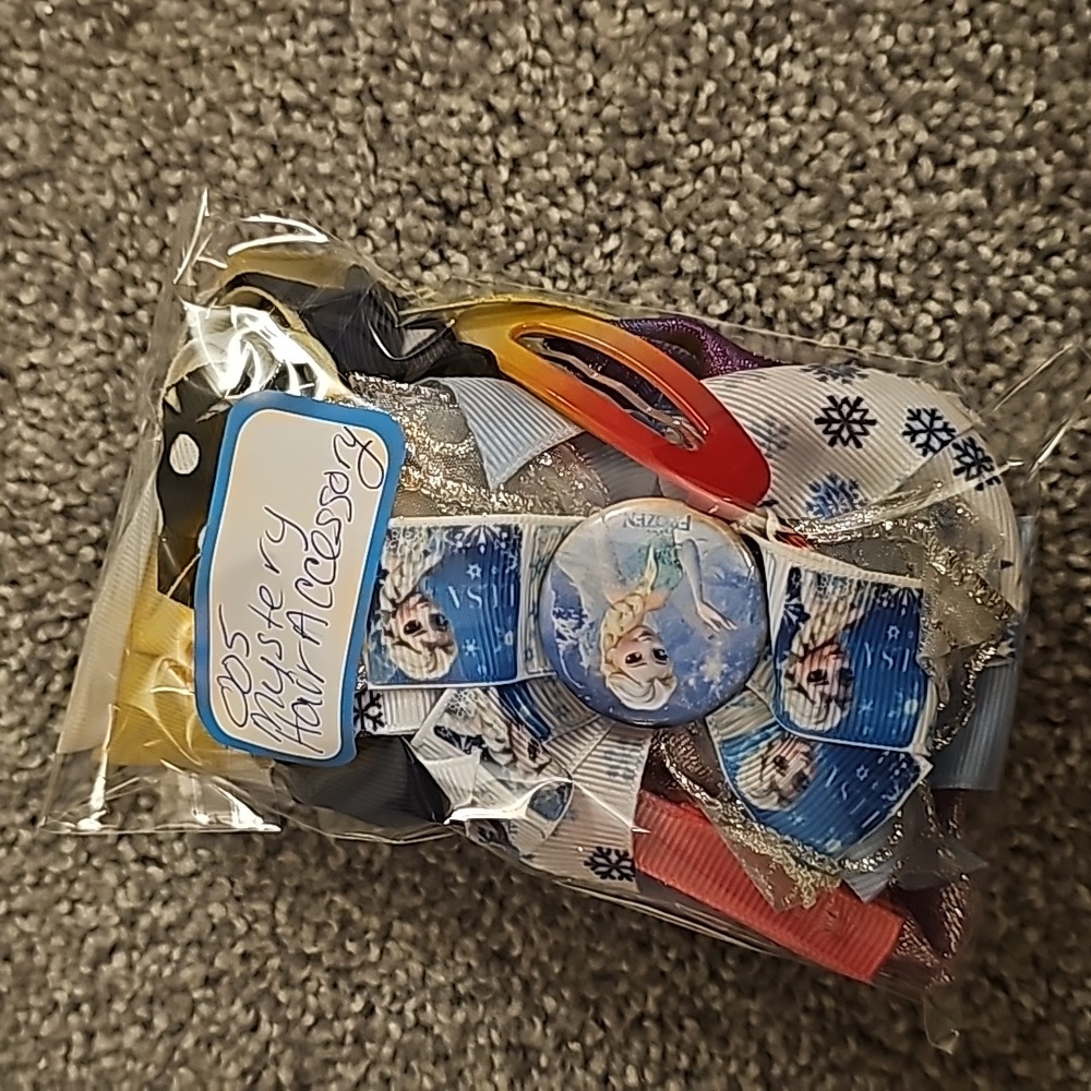🟠005. Mystery Bag of Hair Accessories